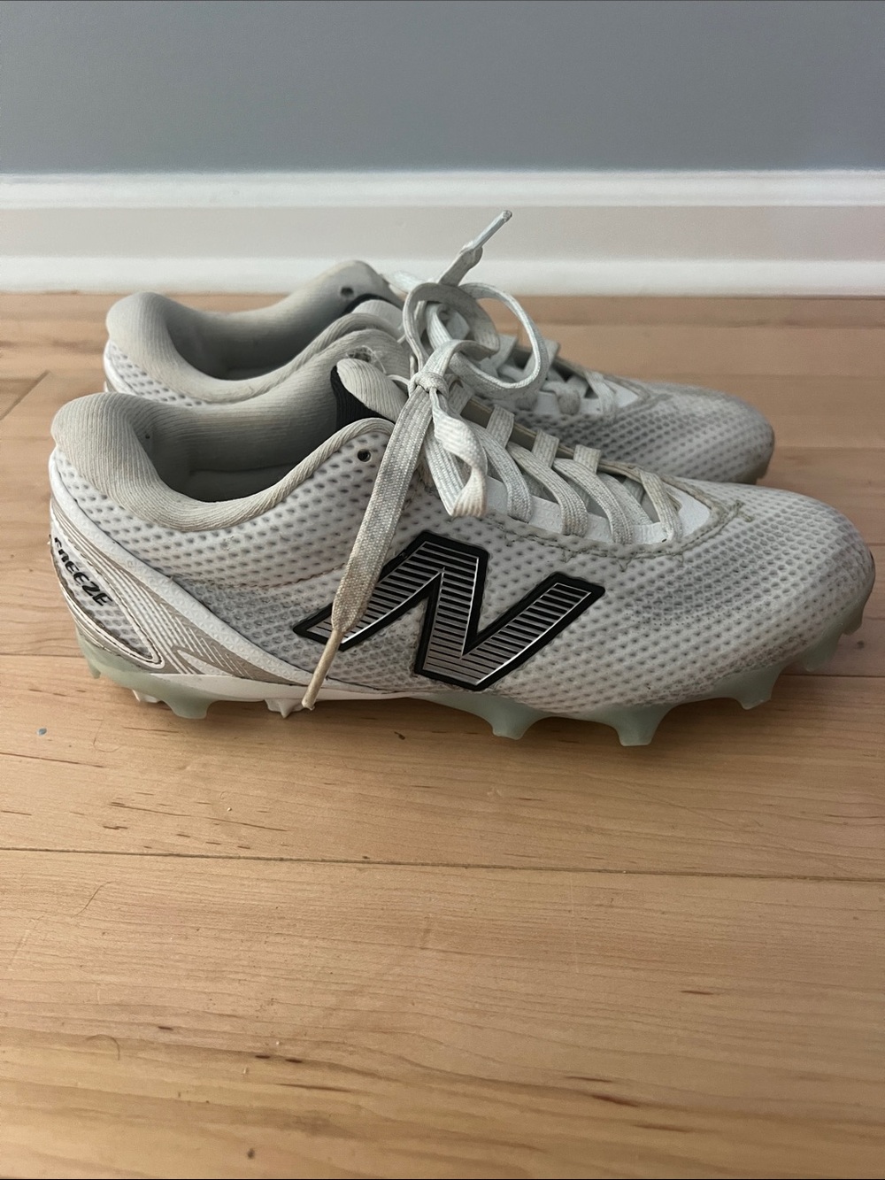 New Balance White Freeze Lacrosse Cleats